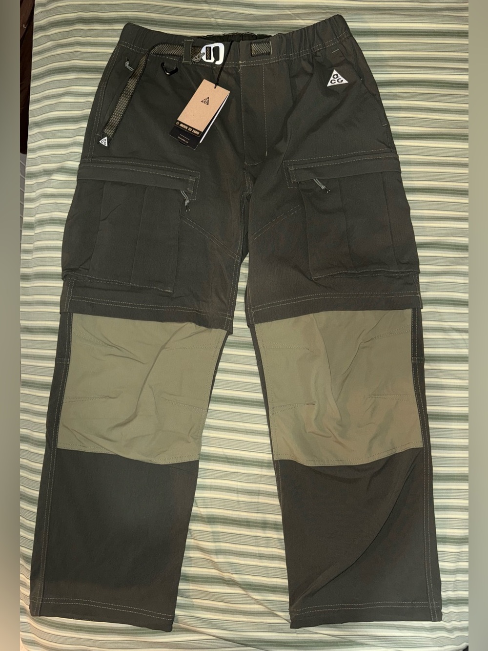 Nike ACG “Smith Summit” Cargo Pants Men’s Medium Sequoia Olive FN0428-355